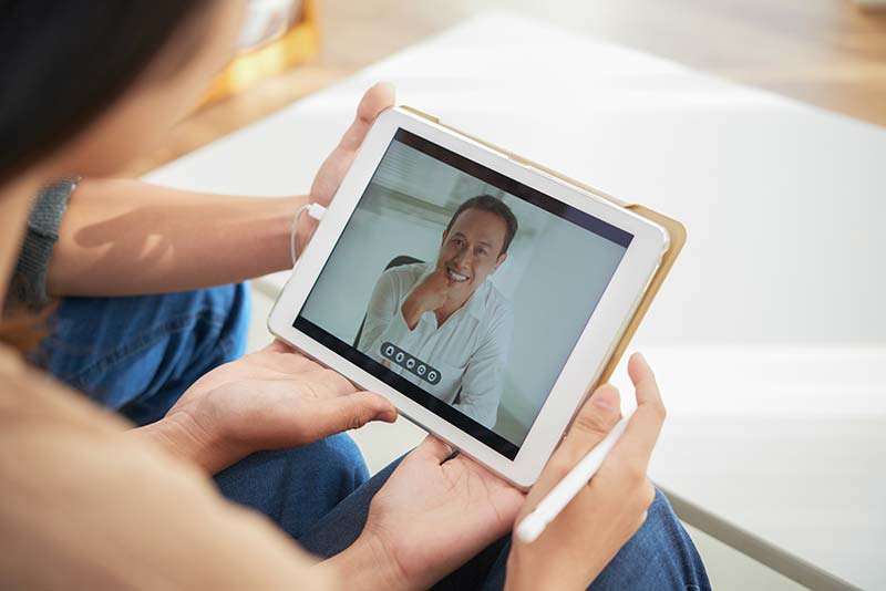 coup-marketing-content-idee-methoden-video-call-auf-tablet